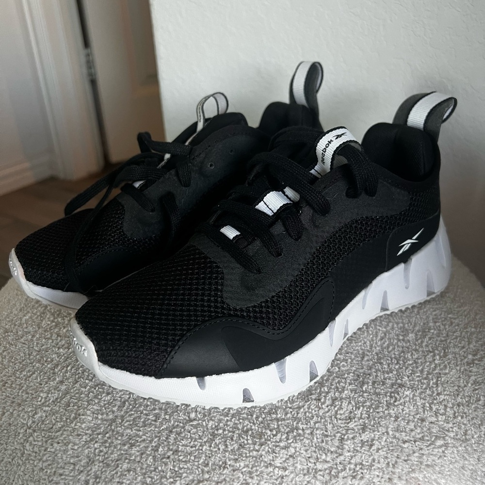 Reebok Black and White Sneakers BRAND NEW NEVER WORN